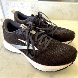 Brooks Revel 4